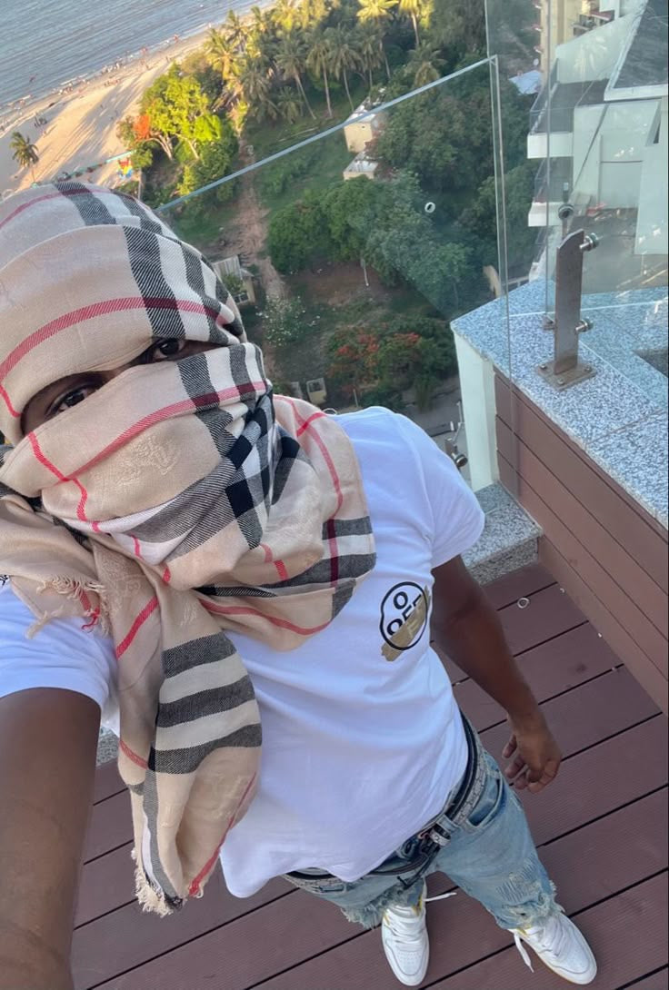 BURBERRY Cashmere scarf