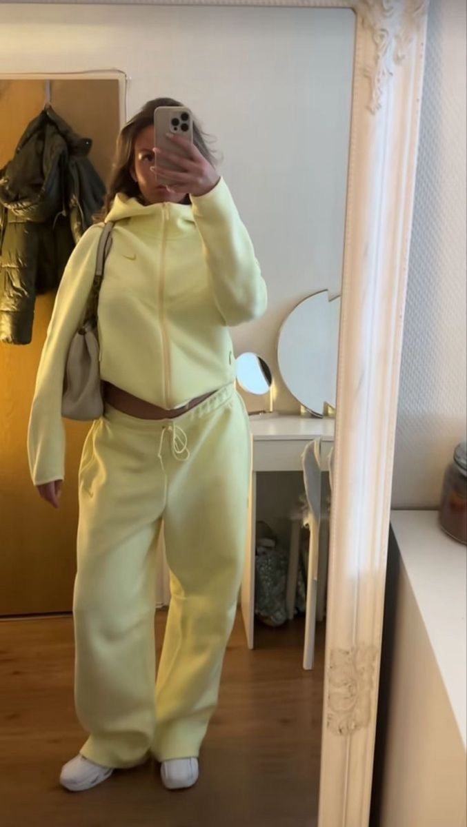Nike x NOCTA NRG Tech Fleece Hoodie & Pants Set
Citron Tint/Vivid Sulfur