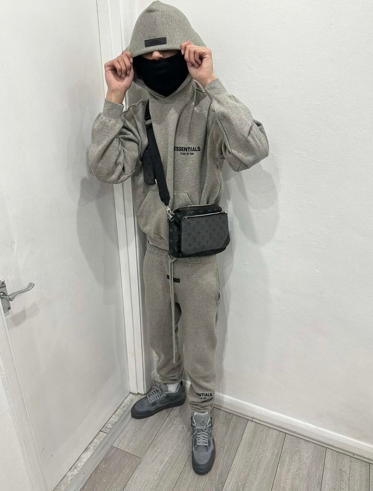 Fear of God Essentials Hoodie Dark Oatmeal (SS22)