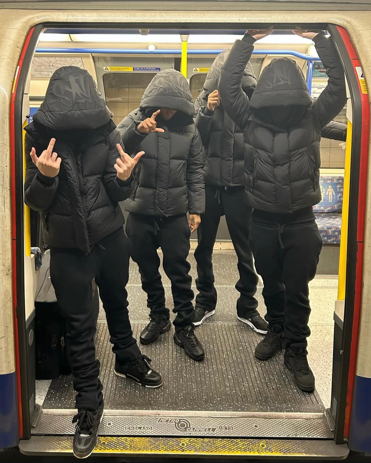 Syna OG Puffer
Black